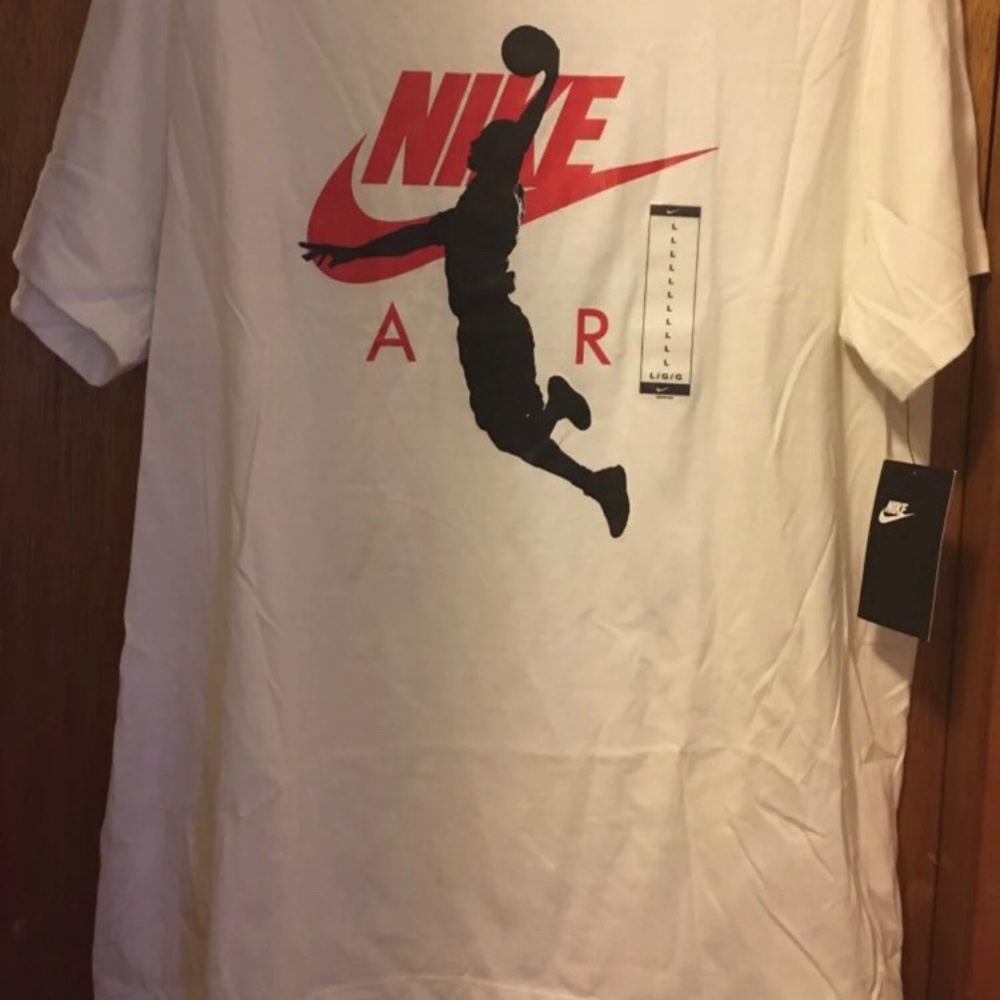 Nike - Picture 2 of 4